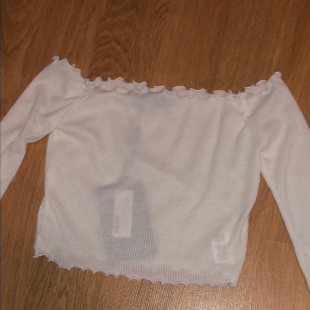 Off the shoulder, cropped top